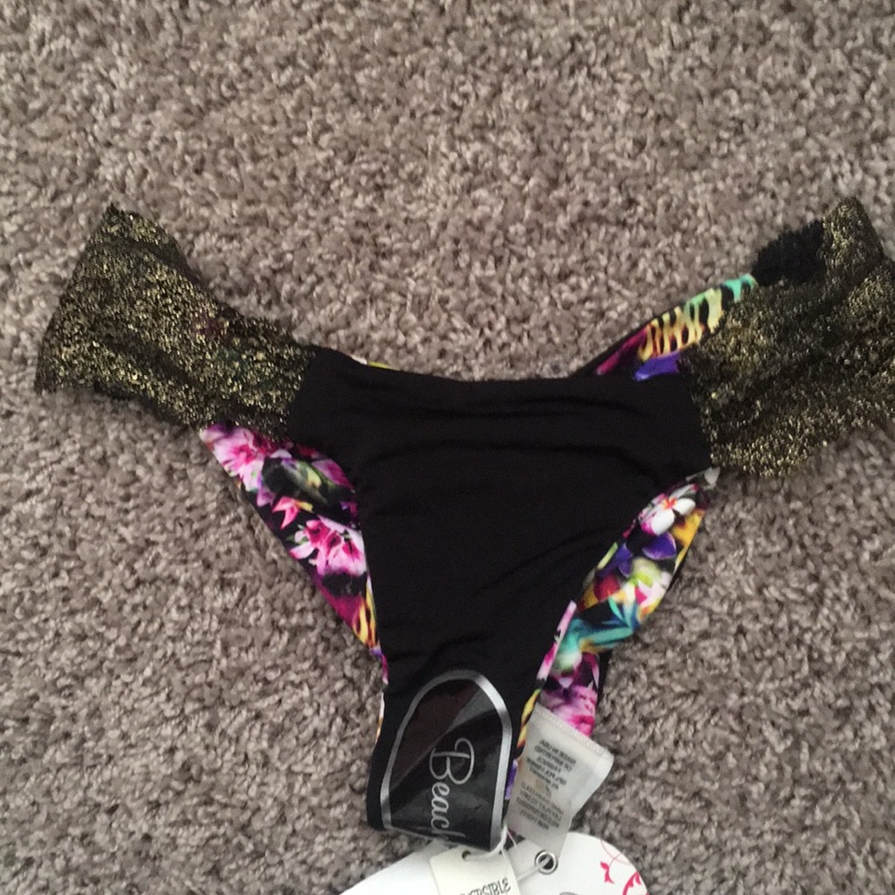 Beach bunny bikini - Picture 8 of 8